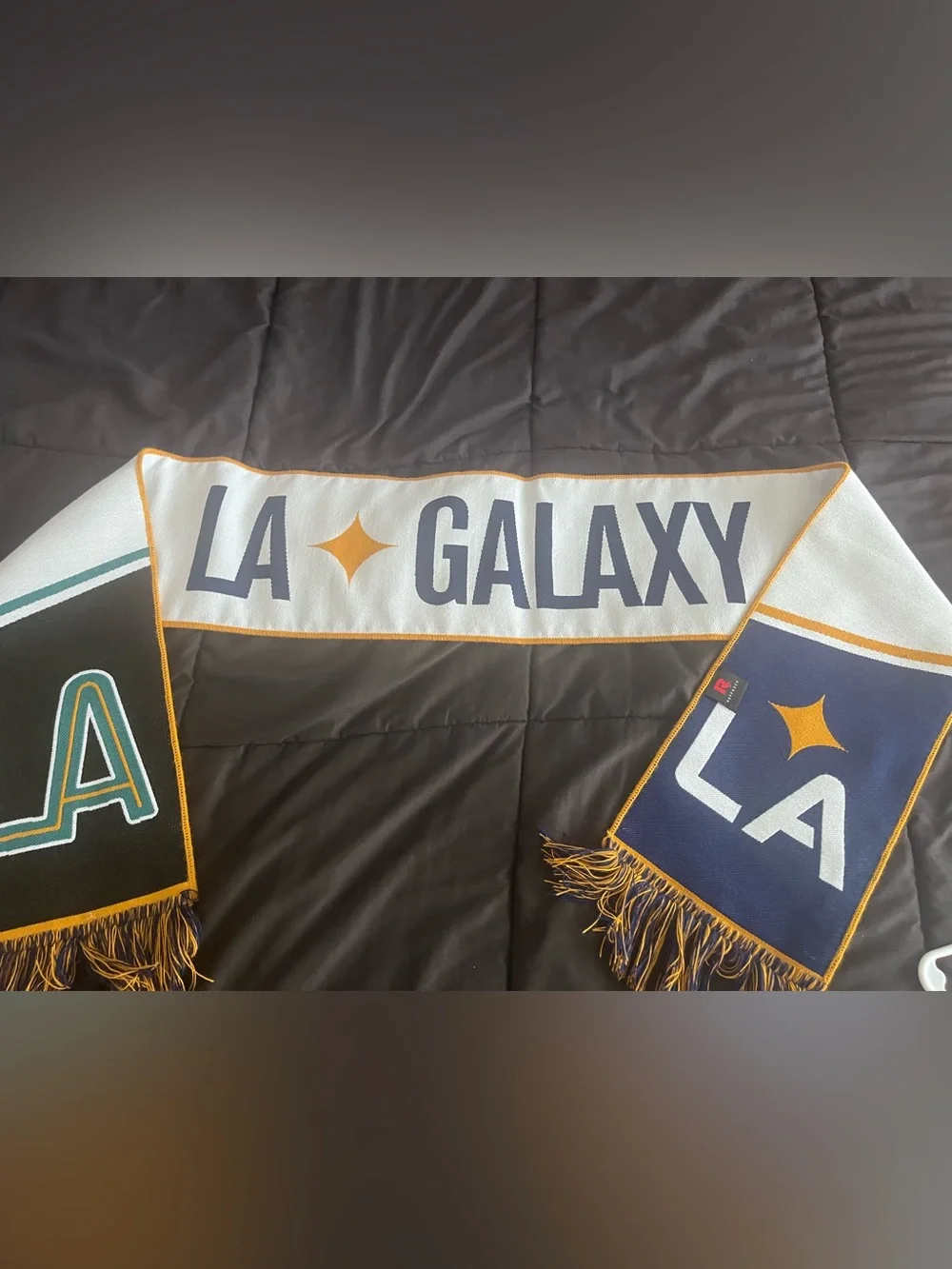 LA Galaxy Supporter Scarf flag decor Navy, White l Gold team fan soccer NWT